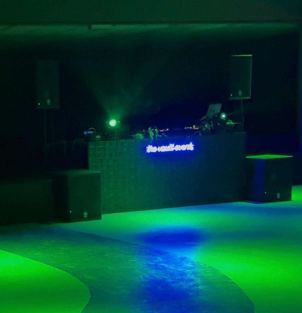 DJ mixer headphones